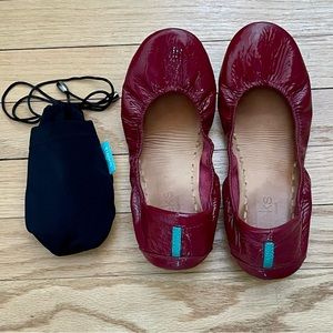 Tieks Maroon Patent Leather Travel Flats with Pouch Size 7